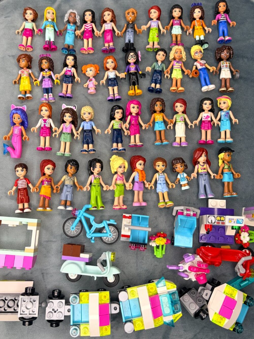 LEGO FRIENDS MINIFIGURES Lot
